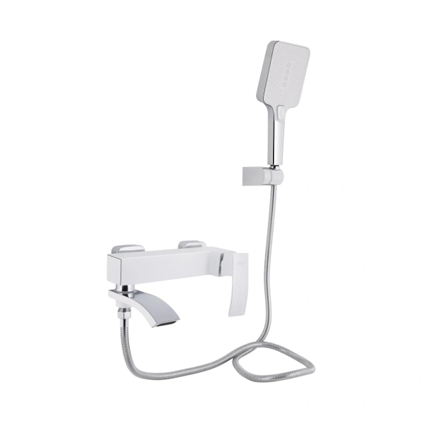 Змішувач для ванни з поворотним виливом та душовим гарнітуром Qtap Swan Cascada