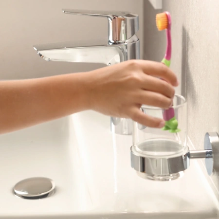Склянка з тримачем для ванної кімнати Grohe QuickFix Start